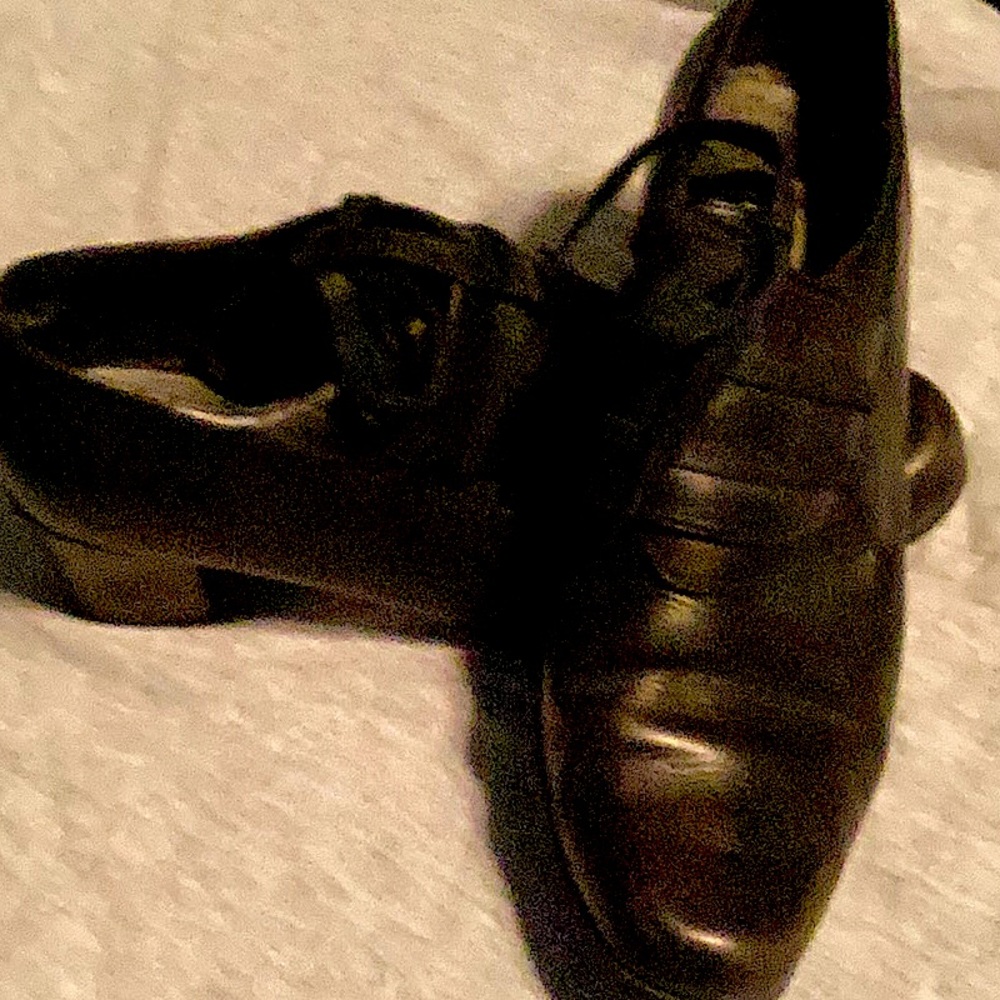 Size 9 Kenneth Cole Unlisted Black shoes